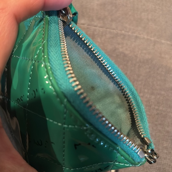 CHANEL Green Quilted Coin Purse - Picture 8 of 9